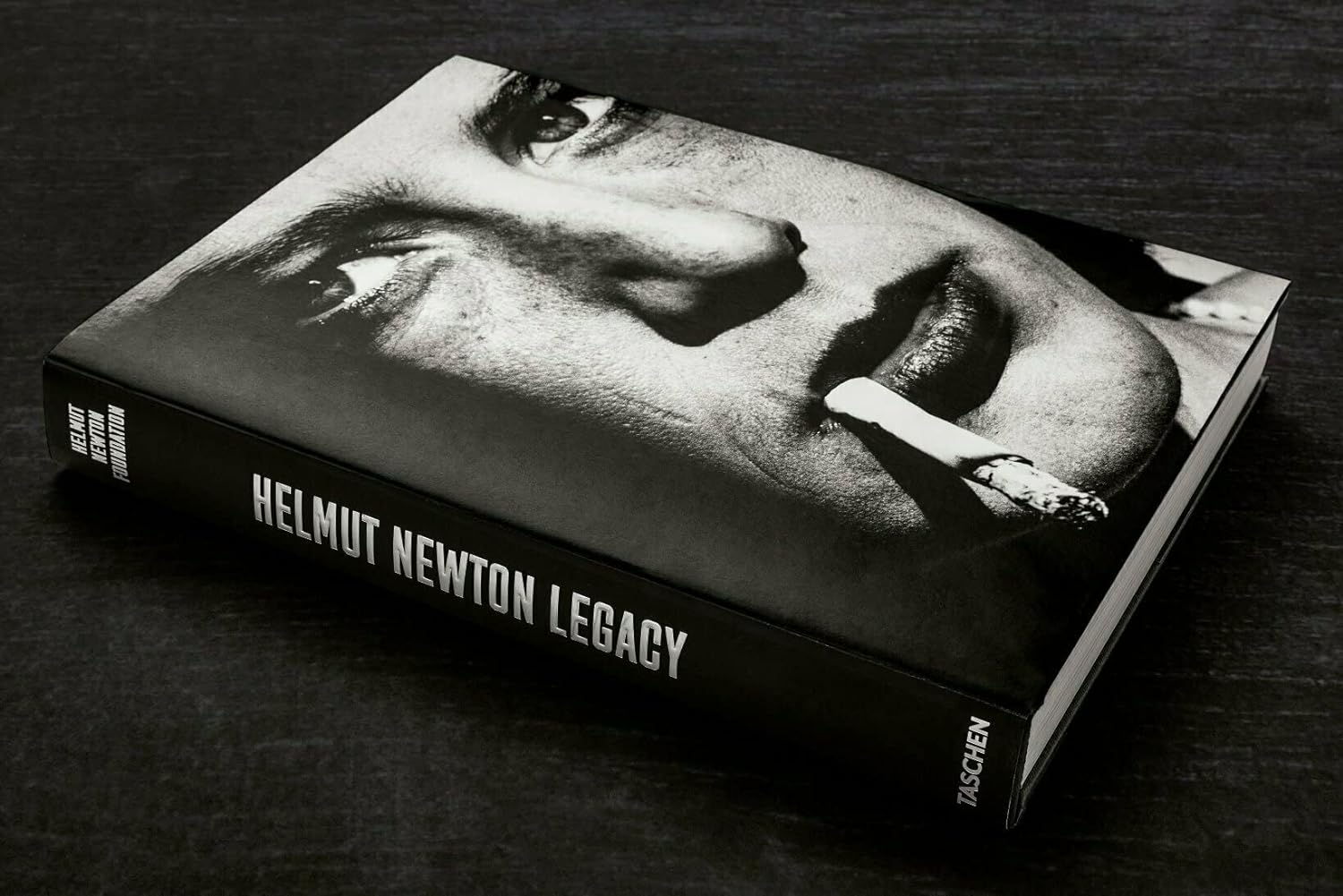 Helmut Newton. Legacy (Hardcover)