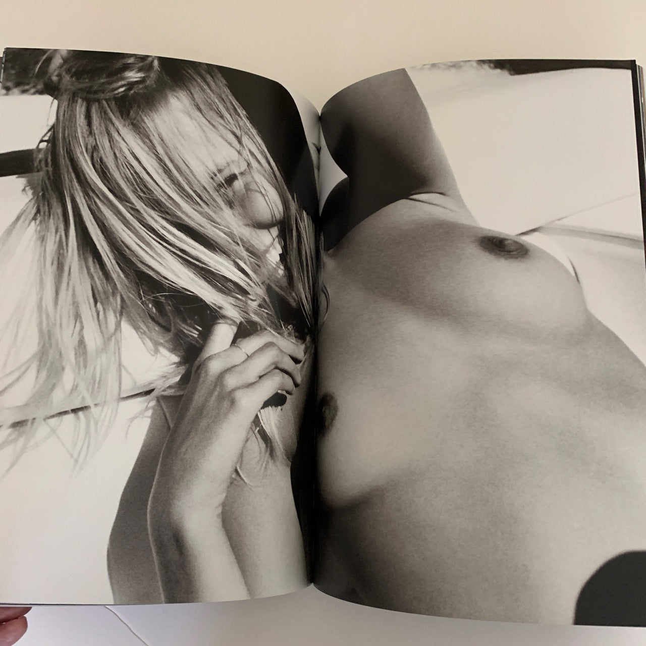 Mario Testino - Undressed (Softback)